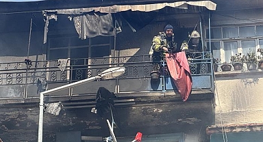 Kocaeli'de yangında mahsur kalan 3 kişiyi itfaiye ekipleri kurtardı