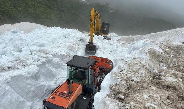 Yaylalarda karla mücadele! Çığlar temizlenmeye devam ediyor